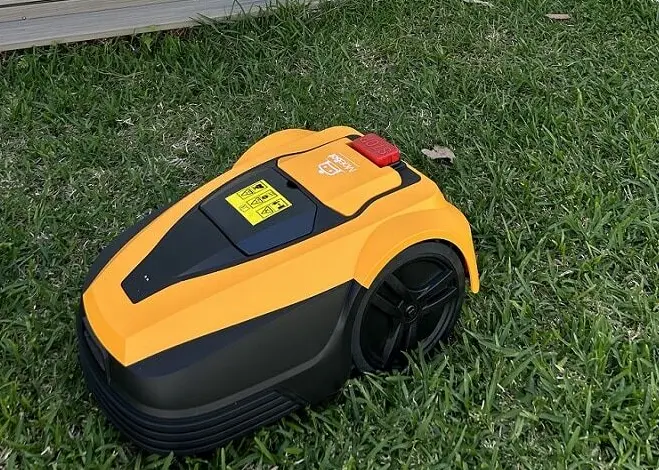 Are Robot Lawn Mowers Better for Your Lawn